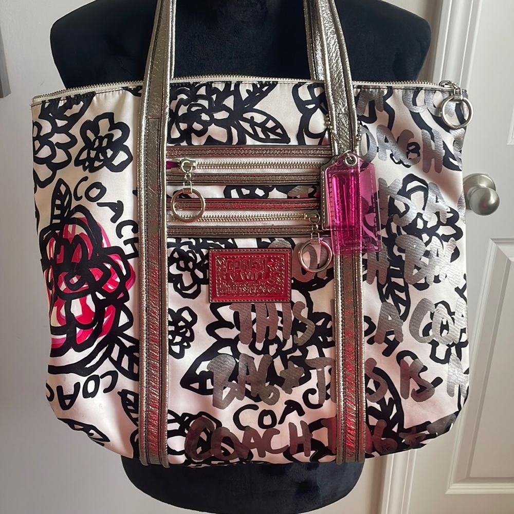 Coach Poppy Graphic Tote